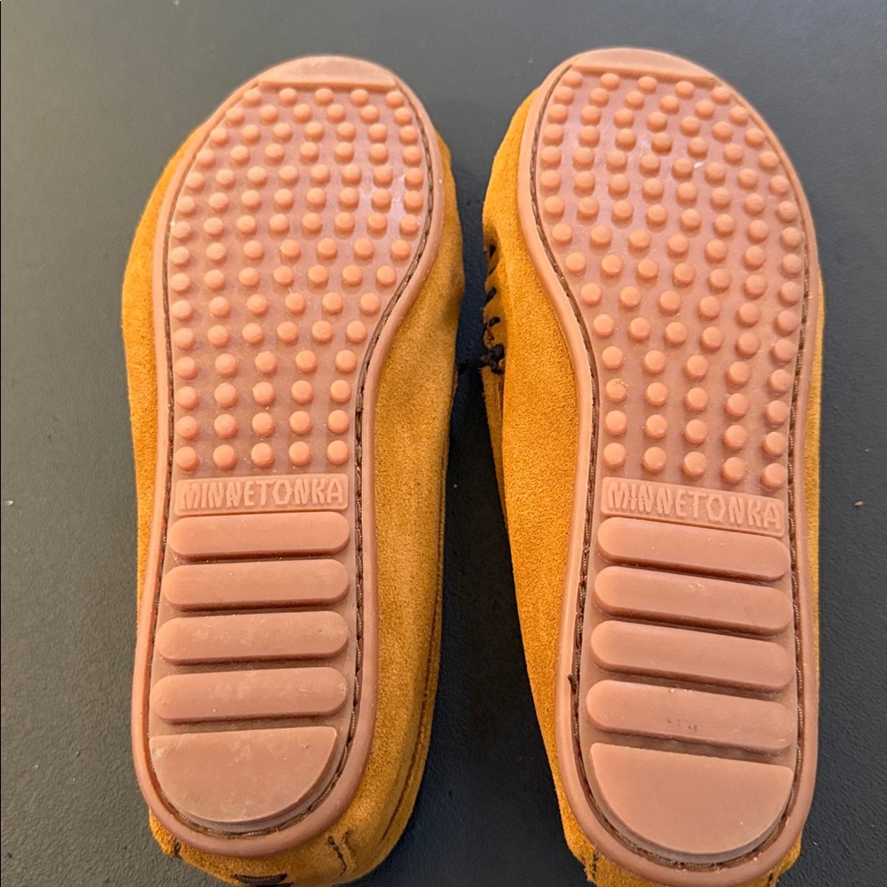 Minnetonka Brown Moccasins with Embroidery - Picture 5 of 9